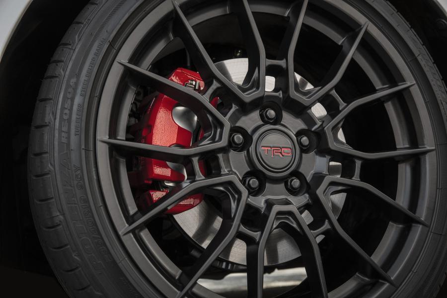 Колеса Toyota Camry TRD 2019 года  (NA) (фото 7 из 23)